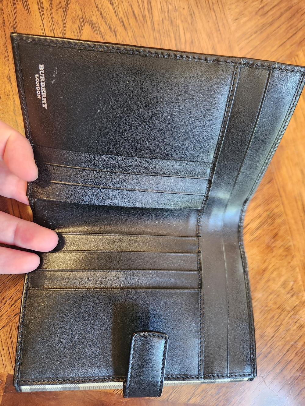 Burberry Nova Check Wallet - Picture 3 of 4